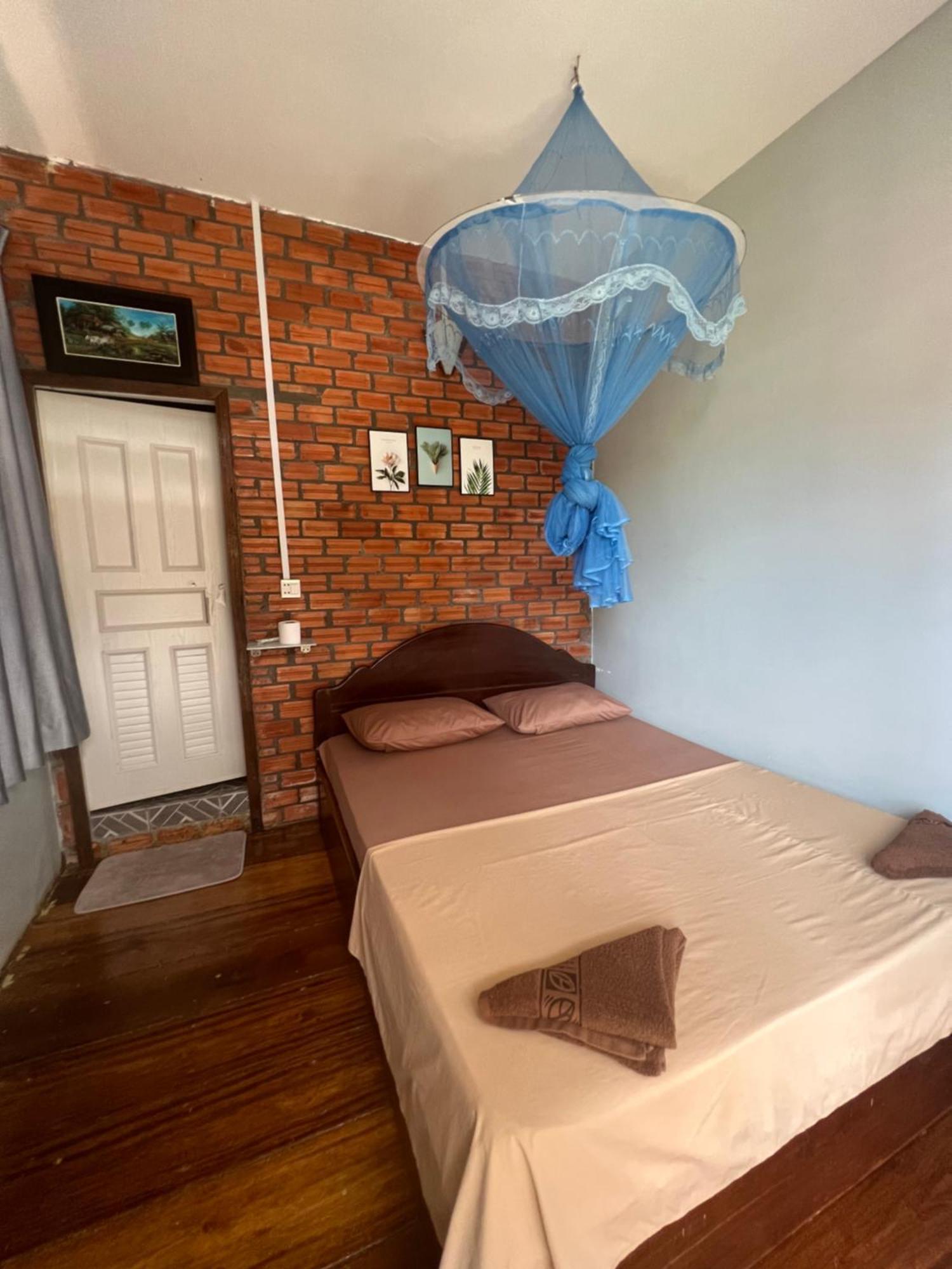 Ing Ing Guesthouse Đảo Koh Rong Samloem Ngoại thất bức ảnh