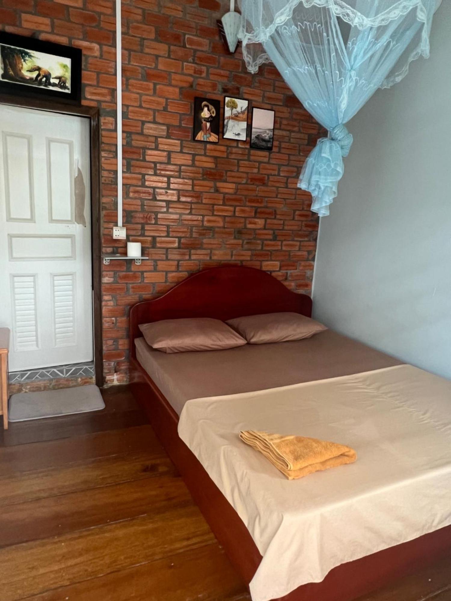 Ing Ing Guesthouse Đảo Koh Rong Samloem Ngoại thất bức ảnh