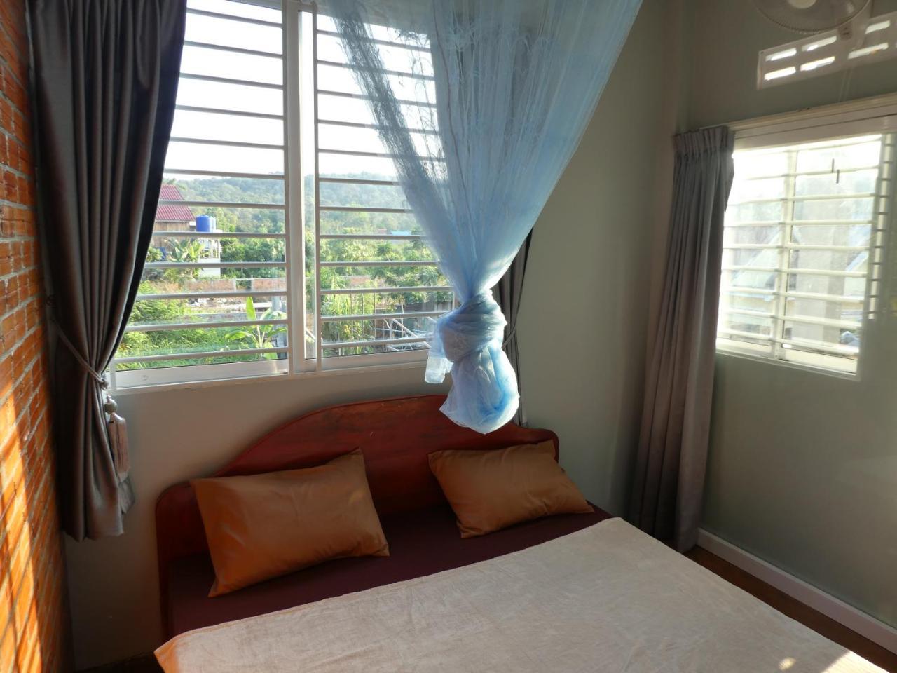 Ing Ing Guesthouse Đảo Koh Rong Samloem Ngoại thất bức ảnh